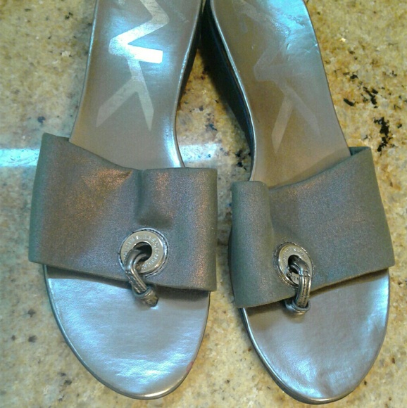 Sandals - Picture 8 of 8